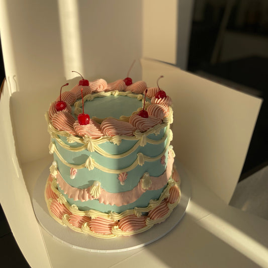 THE VINTAGE CAKE
