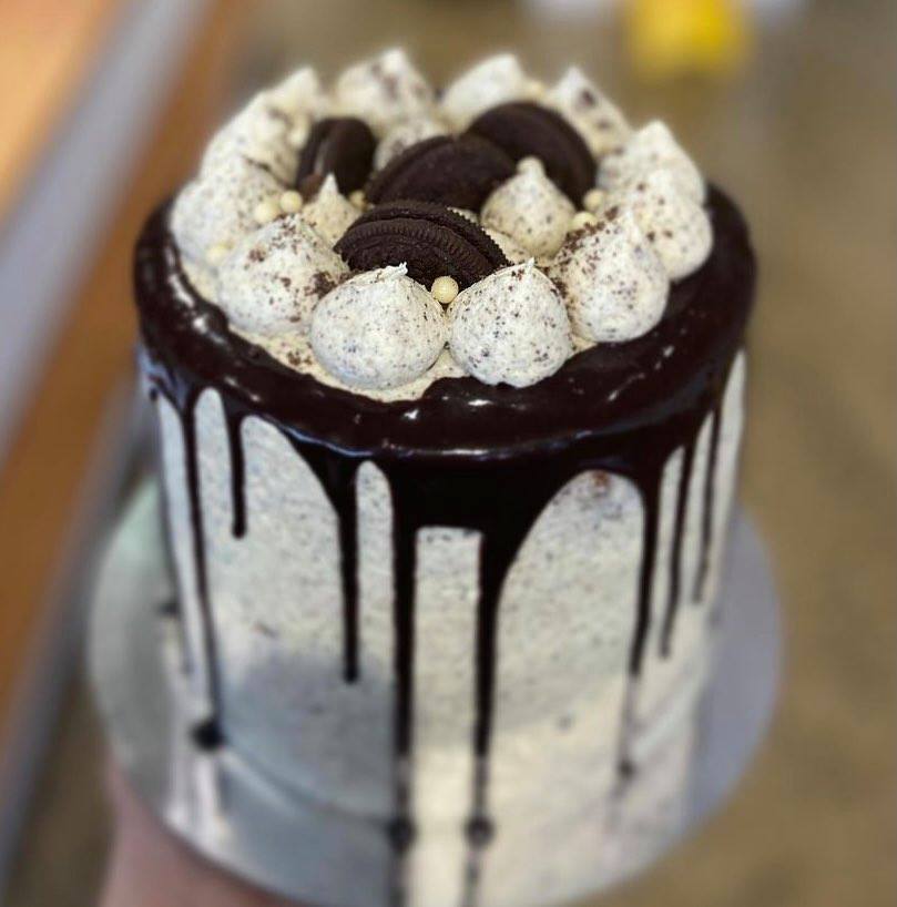 COOKIES AND CREAM CAKE (Vegan option available)