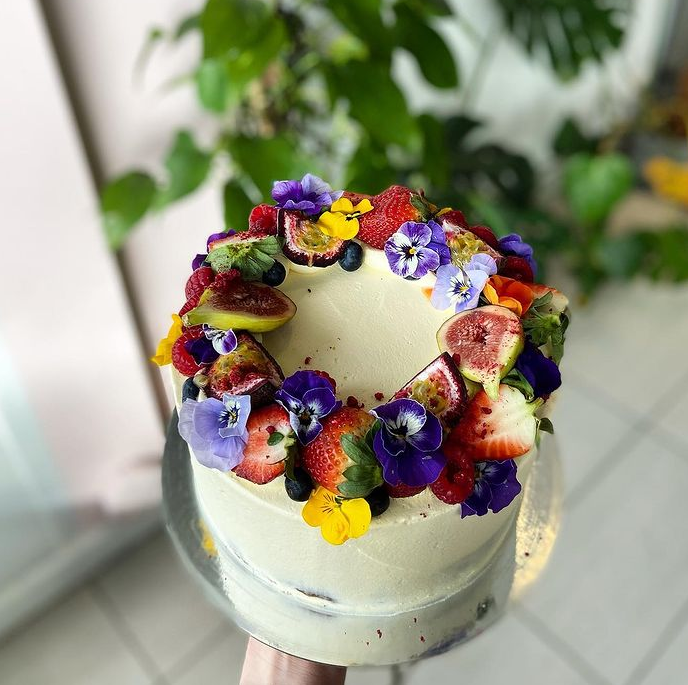 CHOOSE YOUR FLAVOUR: FRUITY FLORAL CAKE *GF & Vegan Available*